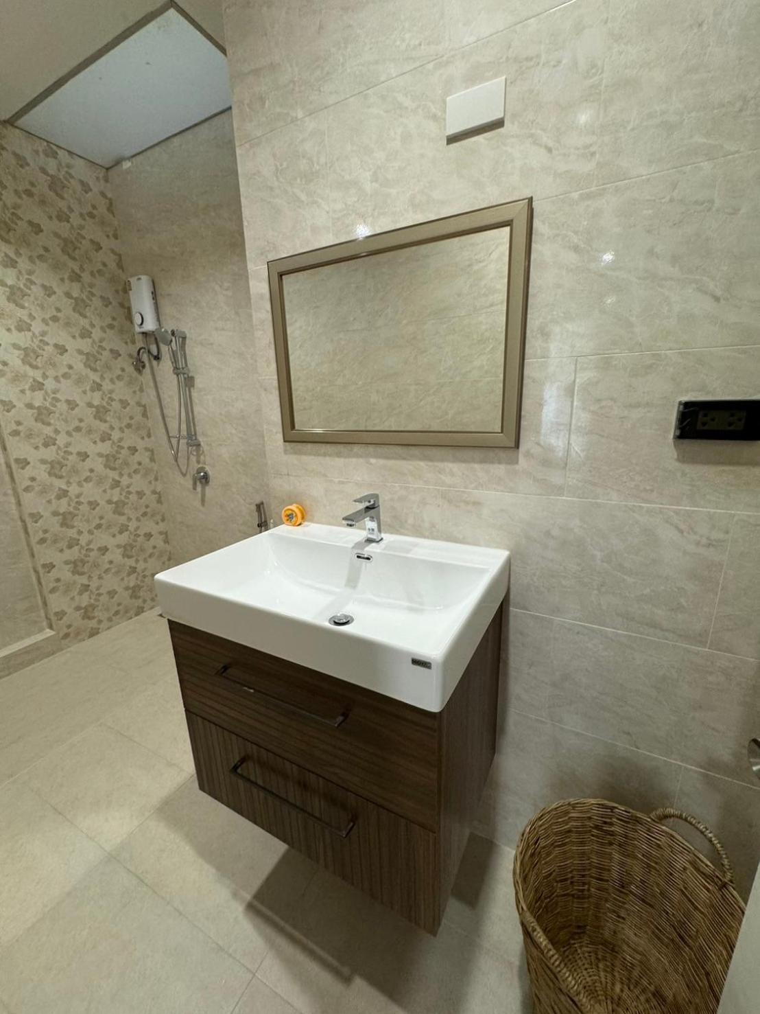 Em Home Sukhumvit Bangkok - Near Terminal 21, Em District Malls, Bts And Mrt Lines Esterno foto